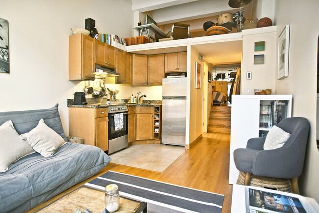 property at 12 Stoneholm St