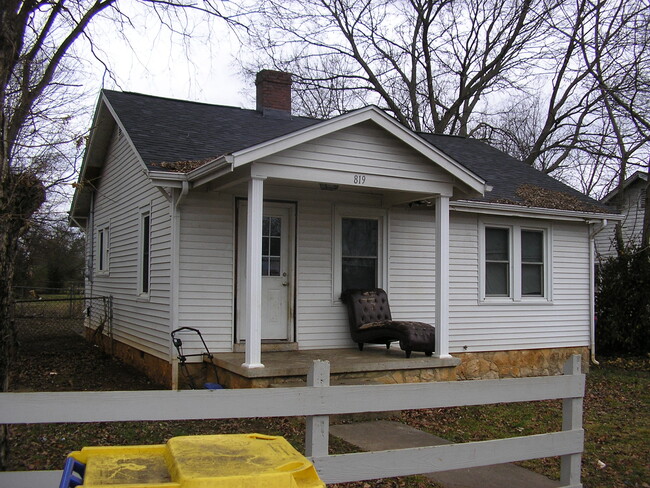 819 Winona Ave in Bowling Green, KY - Foto de edificio - Building Photo