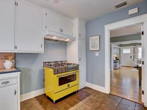 229 Jacaranda Pl in Fullerton, CA - Building Photo - Building Photo