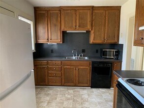 607 E Hale Ave in Decatur, TX - Building Photo - Building Photo