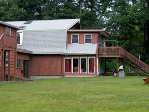 39 Newton Rd in Plaistow, NH - Building Photo - Building Photo