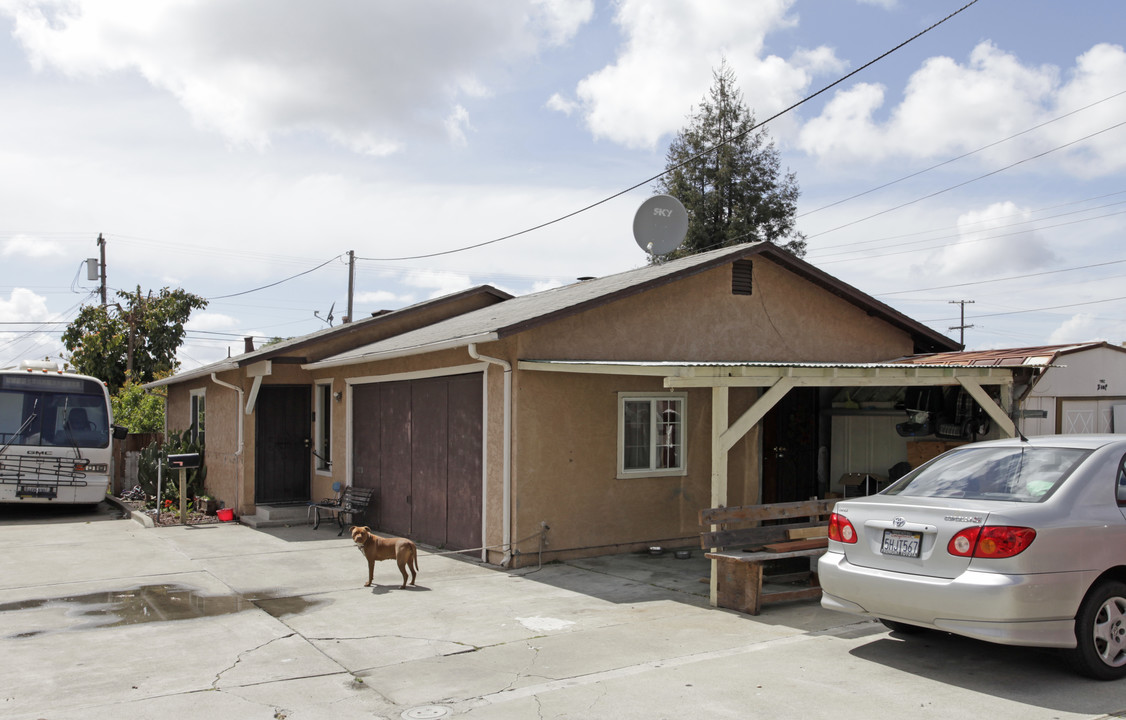 22810 Myrtle St in Hayward, CA - Building Photo