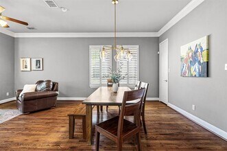 1215 N Bishop Ave in Dallas, TX - Building Photo - Building Photo