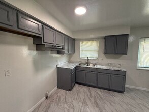 19627 Algonac St in Detroit, MI - Building Photo - Building Photo