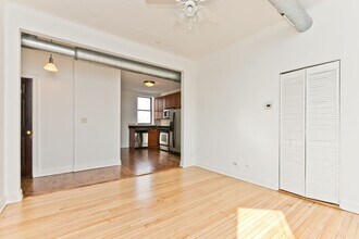 1014 W Roscoe St, Unit 3R in Chicago, IL - Building Photo - Building Photo