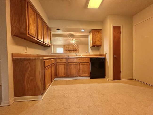 1822 Willow Bend Dr in Wharton, TX - Building Photo - Building Photo