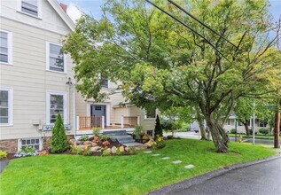 259 Gibbs Ave in Newport, RI - Building Photo - Building Photo