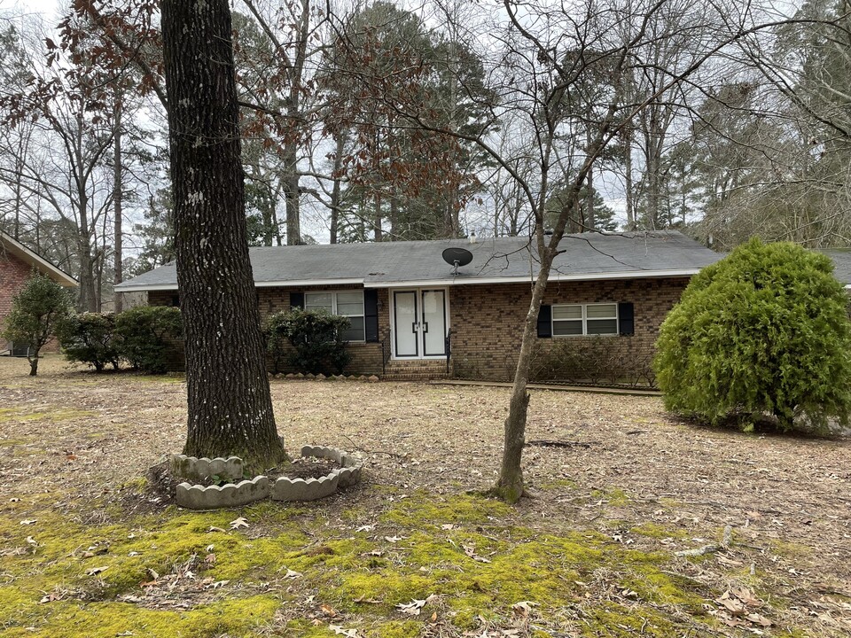 304 Hundred Oaks Dr in Ruston, LA - Building Photo