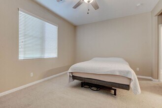 10931 Sardinia Sands Dr in Las Vegas, NV - Building Photo - Building Photo