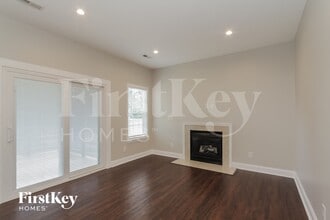 9220 Ducati Ln in Cornelius, NC - Foto de edificio - Building Photo