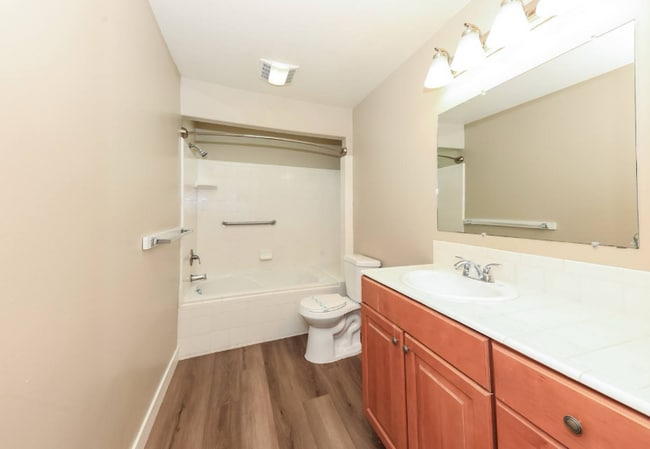 2249 Accomac Ave in San Diego, CA - Building Photo - Building Photo