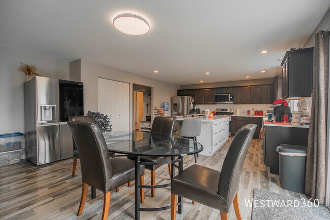 2971 Ellsworth Dr in Yorkville, IL - Building Photo - Building Photo