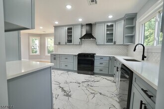 226 Park Ave in Nutley, NJ - Building Photo - Building Photo