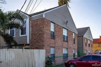 1006 W Kelly Ave-Unit -H in Pharr, TX - Building Photo - Building Photo