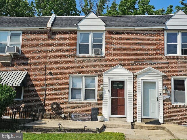 1521 West End Dr in Philadelphia, PA - Building Photo - Building Photo