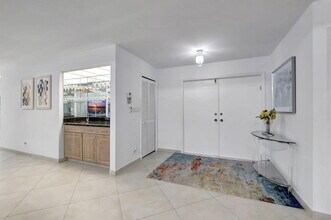 902 Foxpointe Cir in Delray Beach, FL - Building Photo - Building Photo