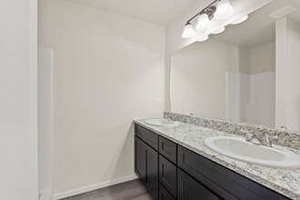 7320 S Fruitvale Rd in Cheney, WA - Building Photo - Building Photo