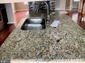 910 Wind Ridge Dr in Stafford, VA - Building Photo