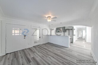 1914 N Thomas St in Los Angeles, CA - Foto de edificio - Building Photo