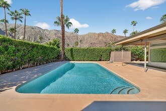 985 N Tuxedo Cir in Palm Springs, CA - Building Photo - Building Photo