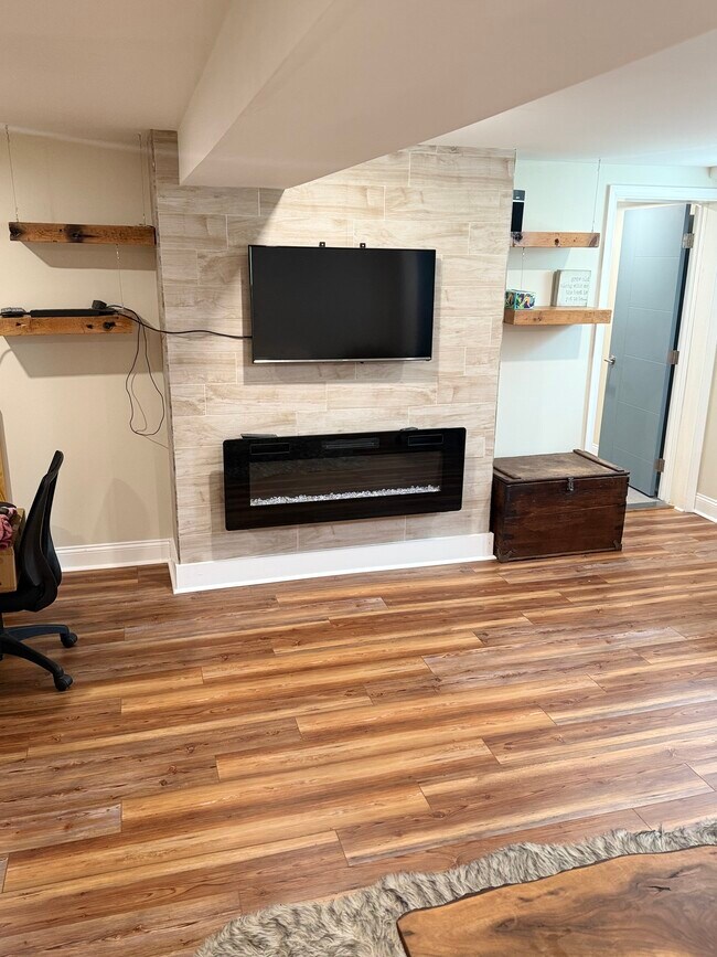 908 Asbury Ter, Unit Studio Unit in Philadelphia, PA - Building Photo - Building Photo