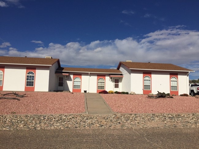 333 W Concho Dr in Pueblo West, CO - Building Photo - Building Photo
