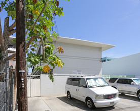 910 Kopke St in Honolulu, HI - Building Photo - Building Photo