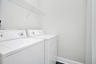 546 Oakland Ave in Charlotte, NC - Building Photo - Building Photo