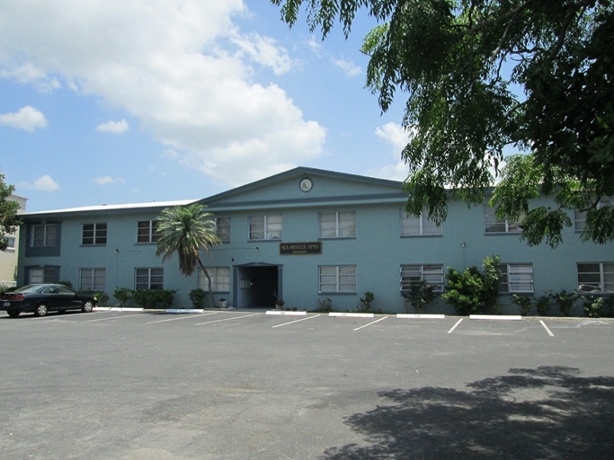 275 116th Ave in Treasure Island, FL - Building Photo