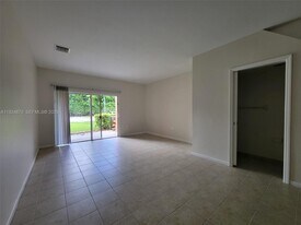 17339 NW 7th Ave in Miami Gardens, FL - Building Photo