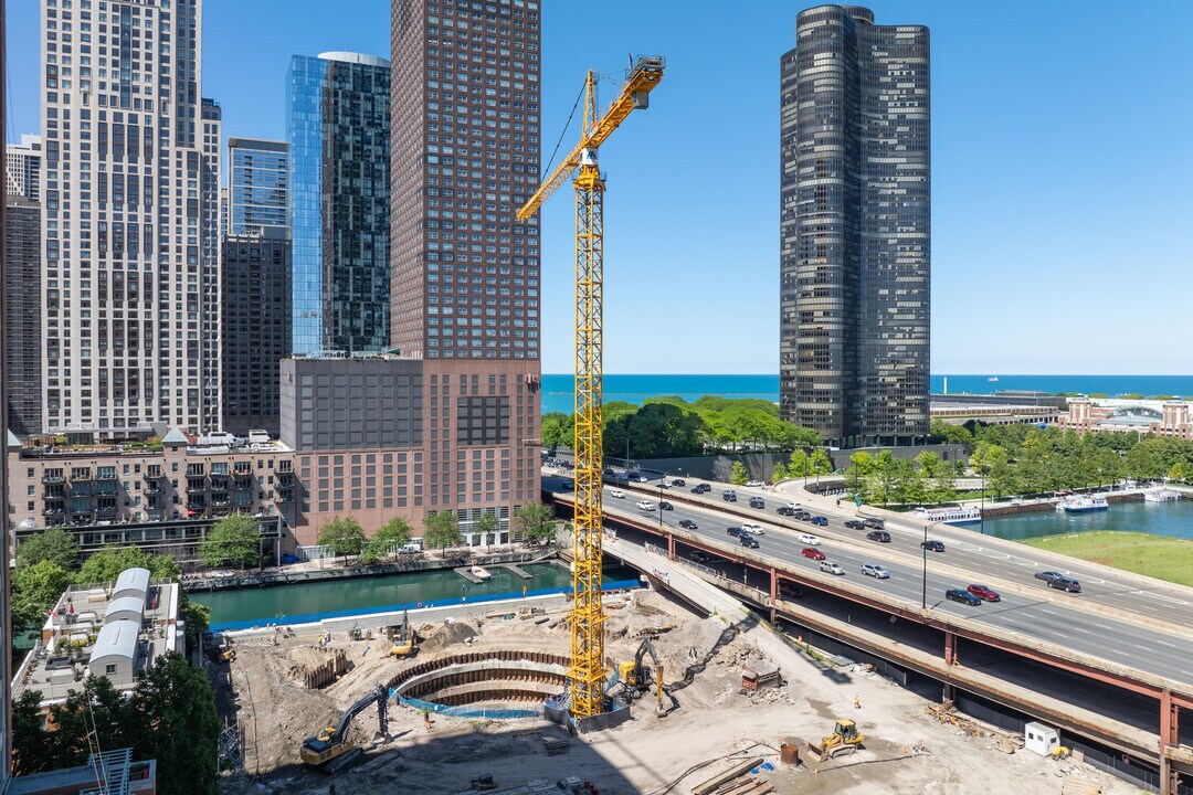 North Tower in Chicago, IL - Foto de edificio