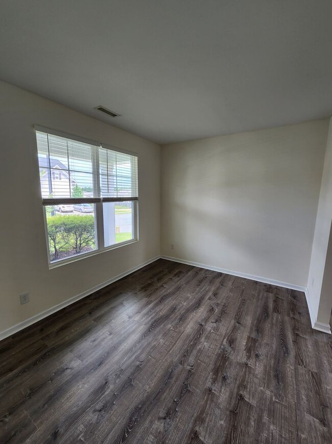 1205 Willowcrest Rd in Durham, NC - Foto de edificio - Building Photo