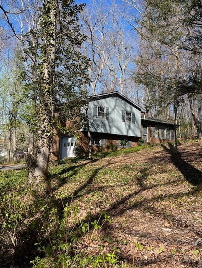 111 Keller St in Morganton, NC - Building Photo - Building Photo