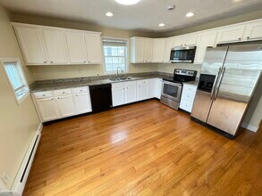 5 Hewitt St in Providence, RI - Building Photo - Building Photo