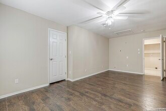 4111 Sunrise Terrace Dr in San Antonio, TX - Building Photo - Building Photo