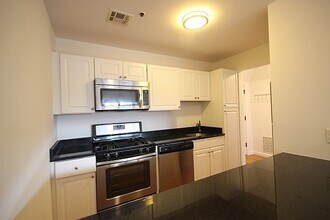 72 Park Ave-Unit -5A in Hoboken, NJ - Building Photo - Building Photo