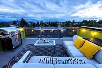 611 N 46th St in Seattle, WA - Building Photo - Building Photo