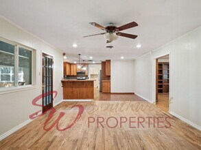 596 N Lydia Ave in Stephenville, TX - Building Photo - Building Photo