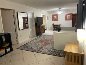 810 Finley Ct in Hollywood, FL - Building Photo - Building Photo
