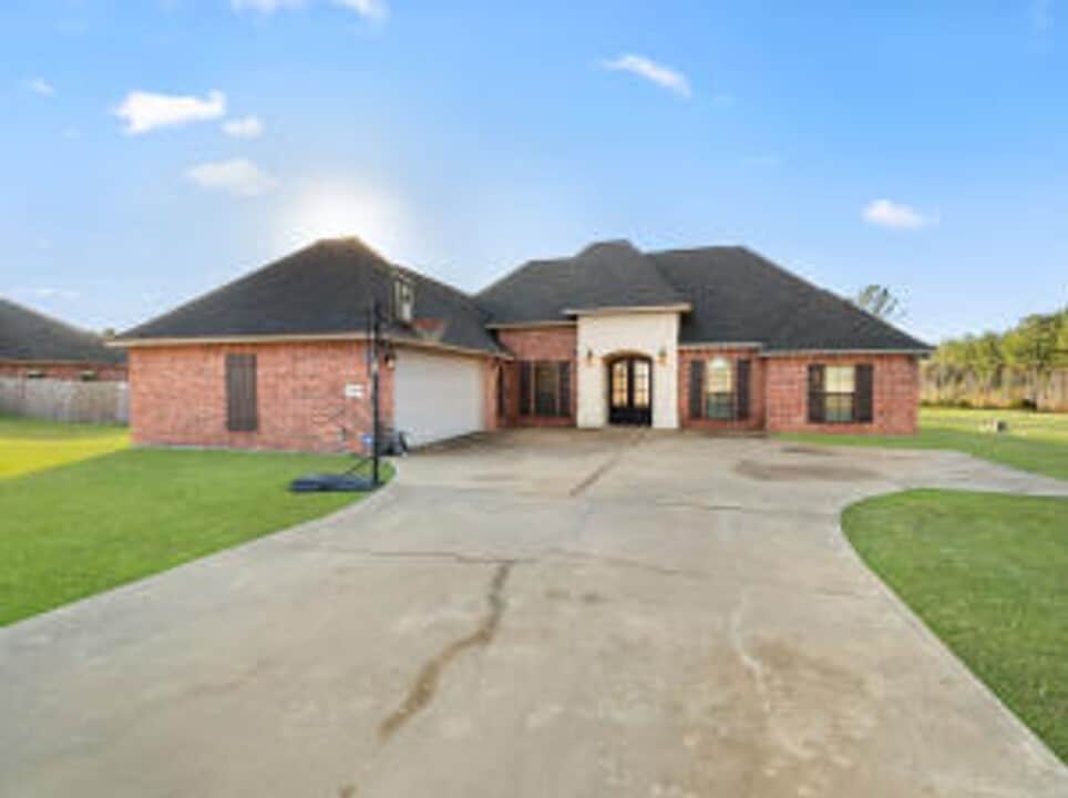 3512 Tank Trail Rd in Leesville, LA - Building Photo