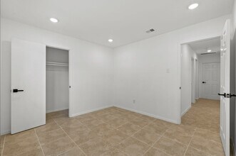 9930 Valley Lake Dr in Houston, TX - Building Photo - Building Photo