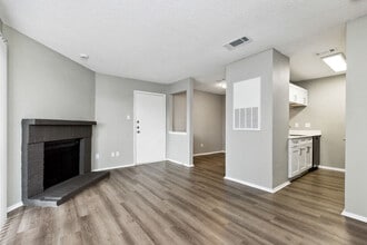 Hunters Glen - NEW UPGRADES! in Killeen, TX - Foto de edificio - Building Photo