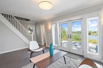 55 West End Ave in East Quogue, NY - Building Photo - Building Photo