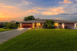 1808 N Pebble Beach Blvd in Sun City Center, FL - Building Photo - Building Photo