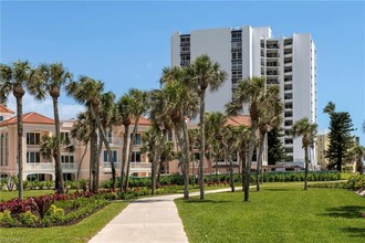 3951 Gulf Shore Blvd N-Unit -1005 in Naples, FL - Building Photo - Building Photo