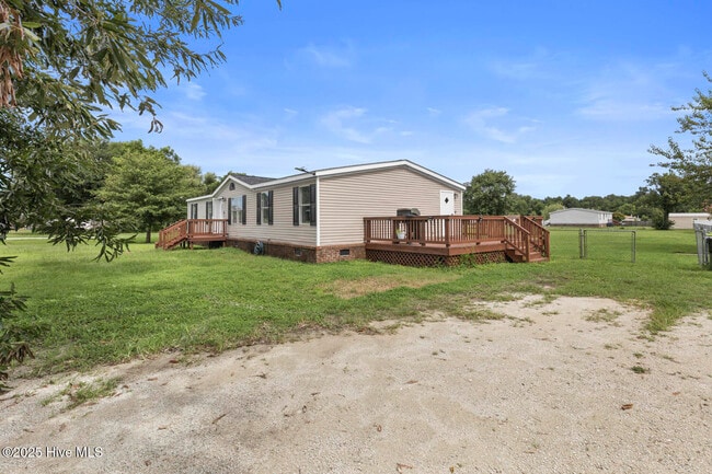 272 Gregory Fork Rd in Richlands, NC - Foto de edificio - Building Photo