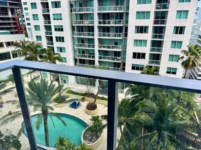 227 NE 2nd St in Miami, FL - Foto de edificio - Building Photo