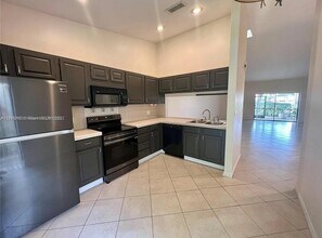 642 Emerald Way E in Deerfield Beach, FL - Building Photo - Building Photo