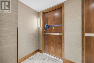 3 Concord Cityplace Wy in Toronto, ON - Building Photo - Building Photo