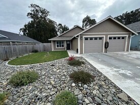 2632 Avelar Ct in Mckinleyville, CA - Building Photo